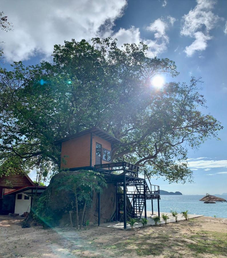 Ocean Vibes Hotel Thong Sala Exterior photo