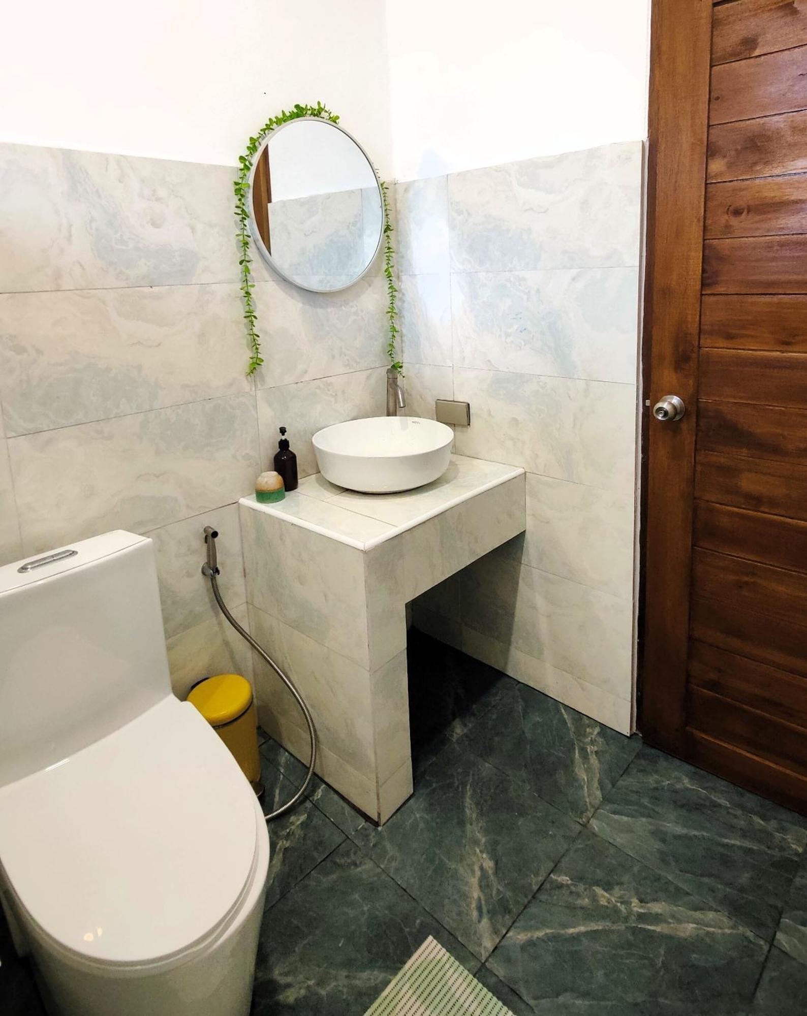 Ocean Vibes Hotel Thong Sala Exterior photo