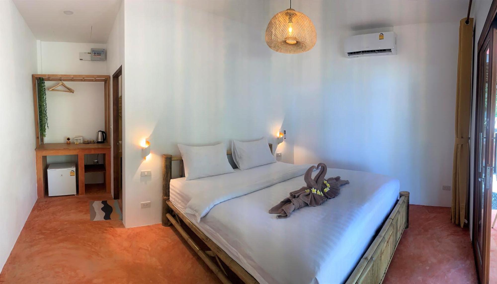 Ocean Vibes Hotel Thong Sala Exterior photo