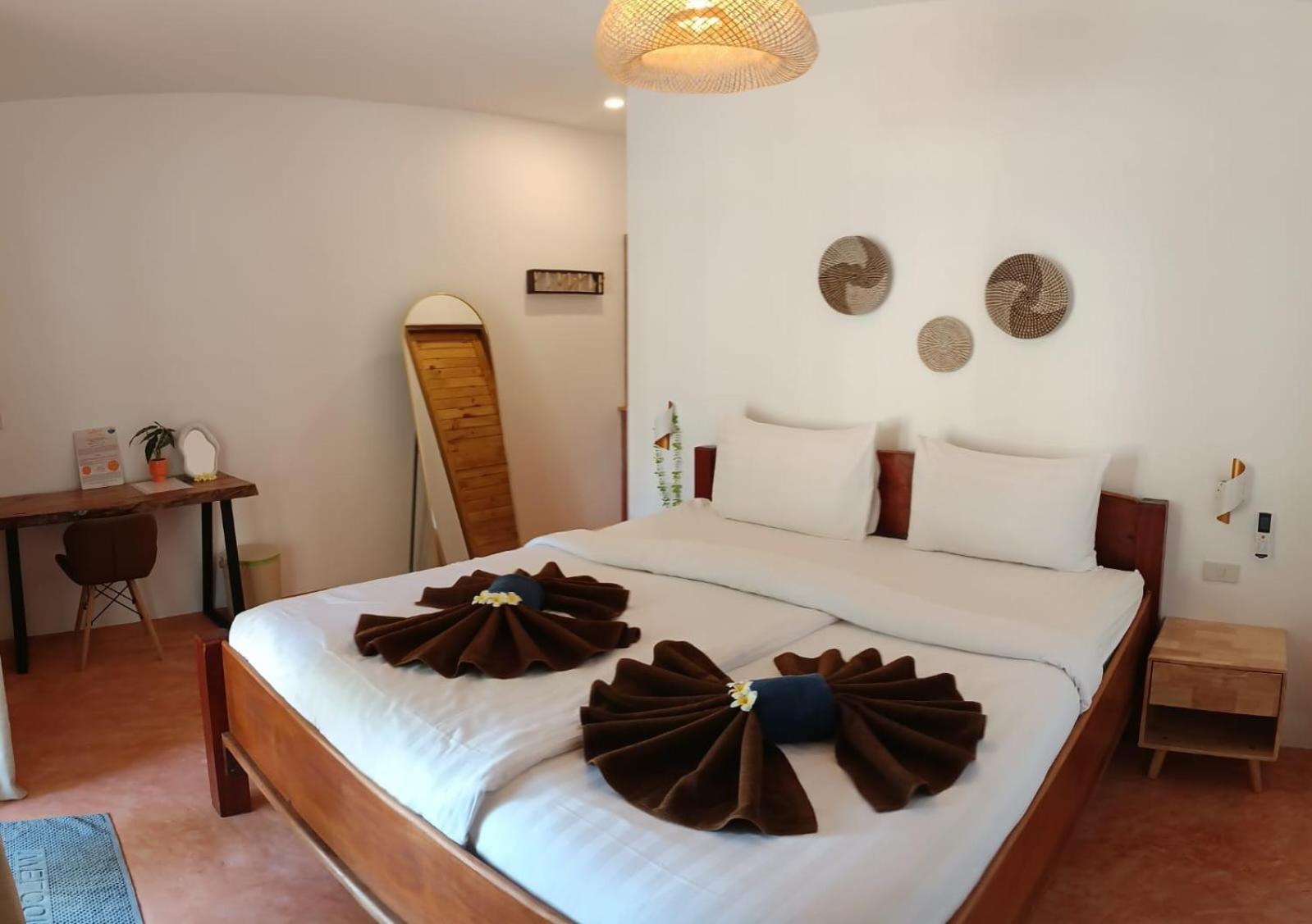 Ocean Vibes Hotel Thong Sala Exterior photo