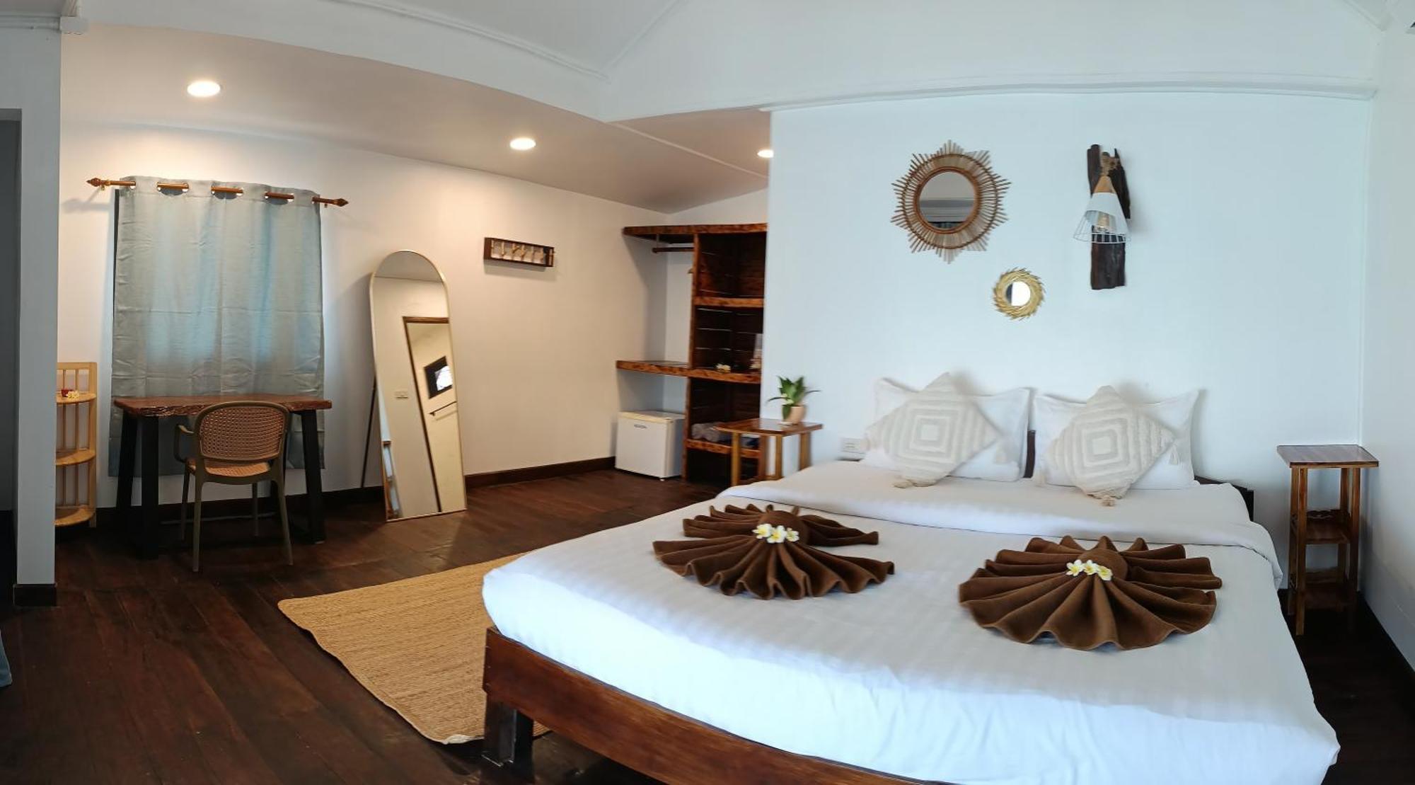 Ocean Vibes Hotel Thong Sala Exterior photo